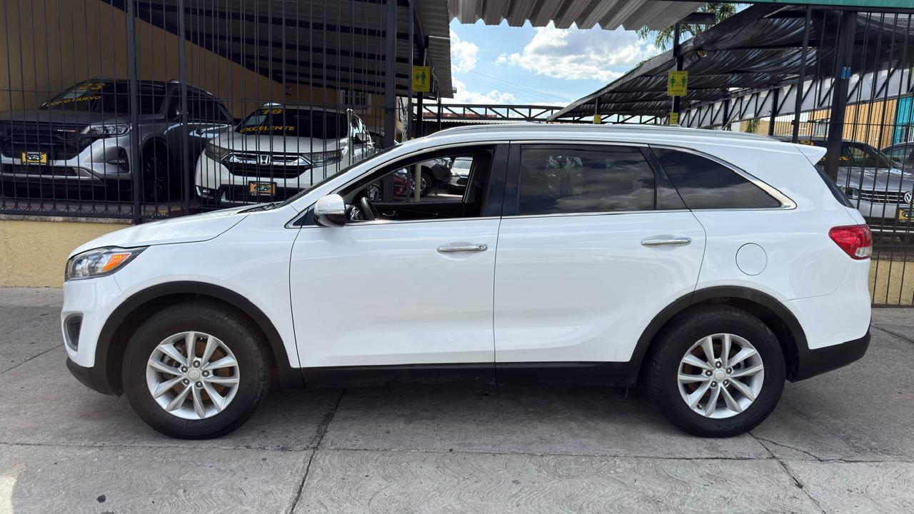 KIA SORENTO LX SUV 7 PASAJEROS TA 2018