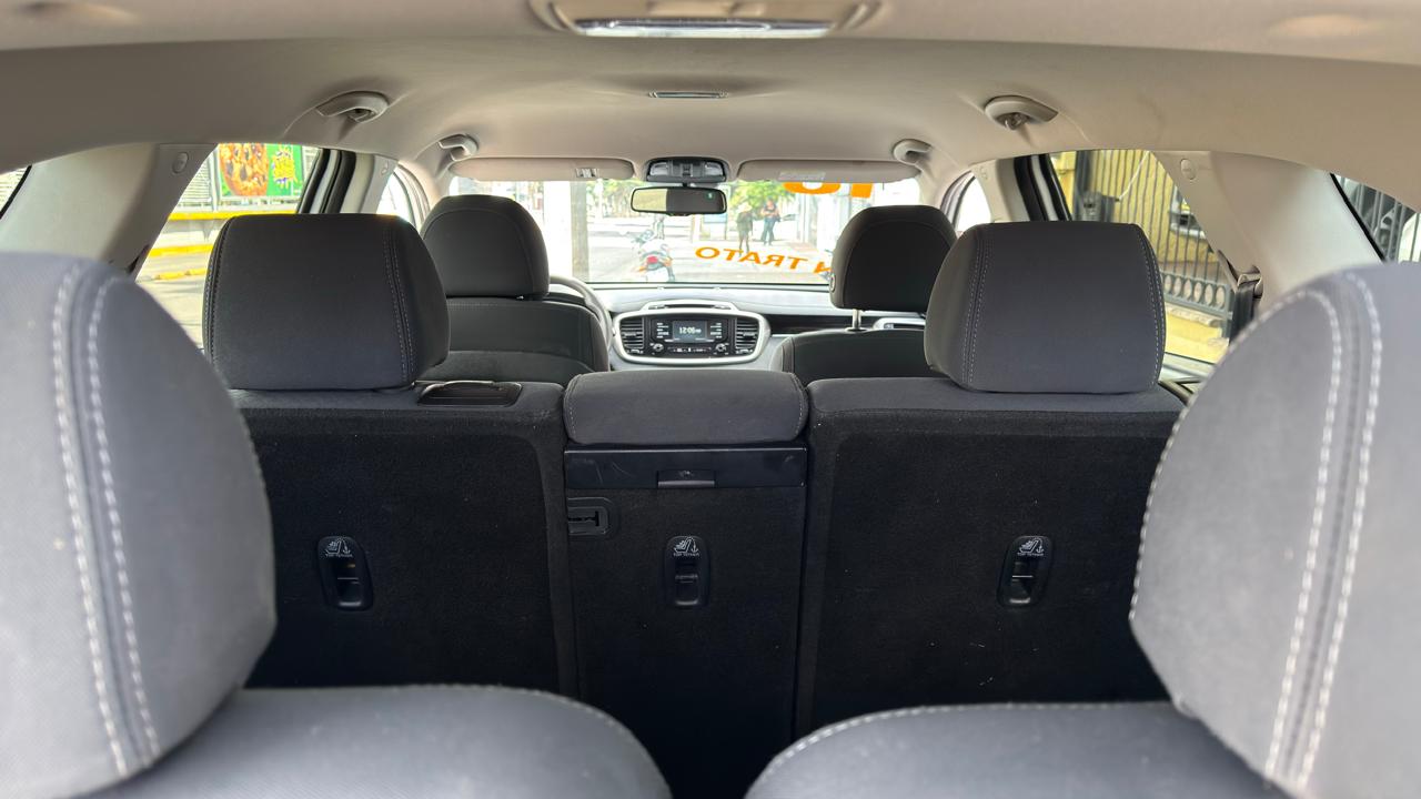 KIA SORENTO LX SUV 7 PASAJEROS TA 2018