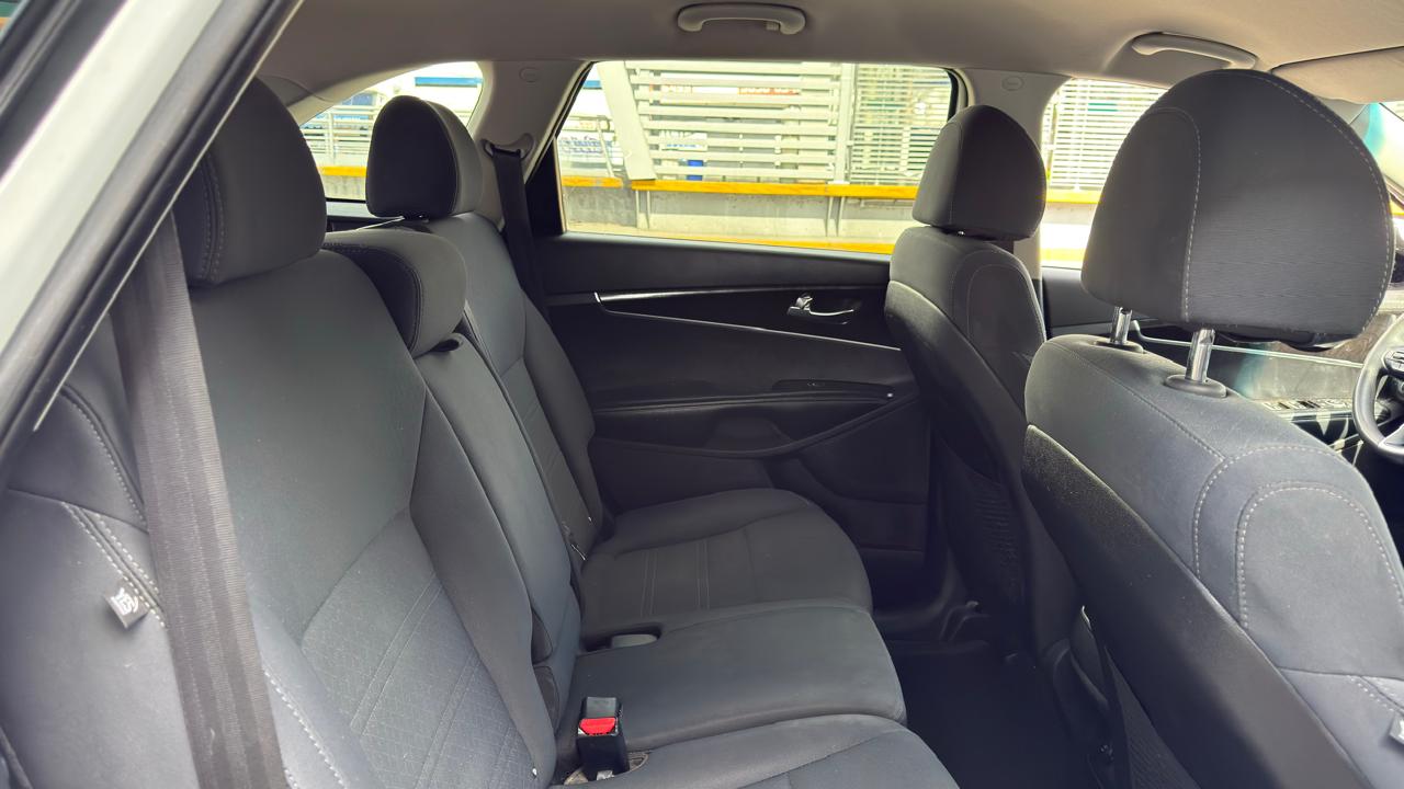 KIA SORENTO LX SUV 7 PASAJEROS TA 2018