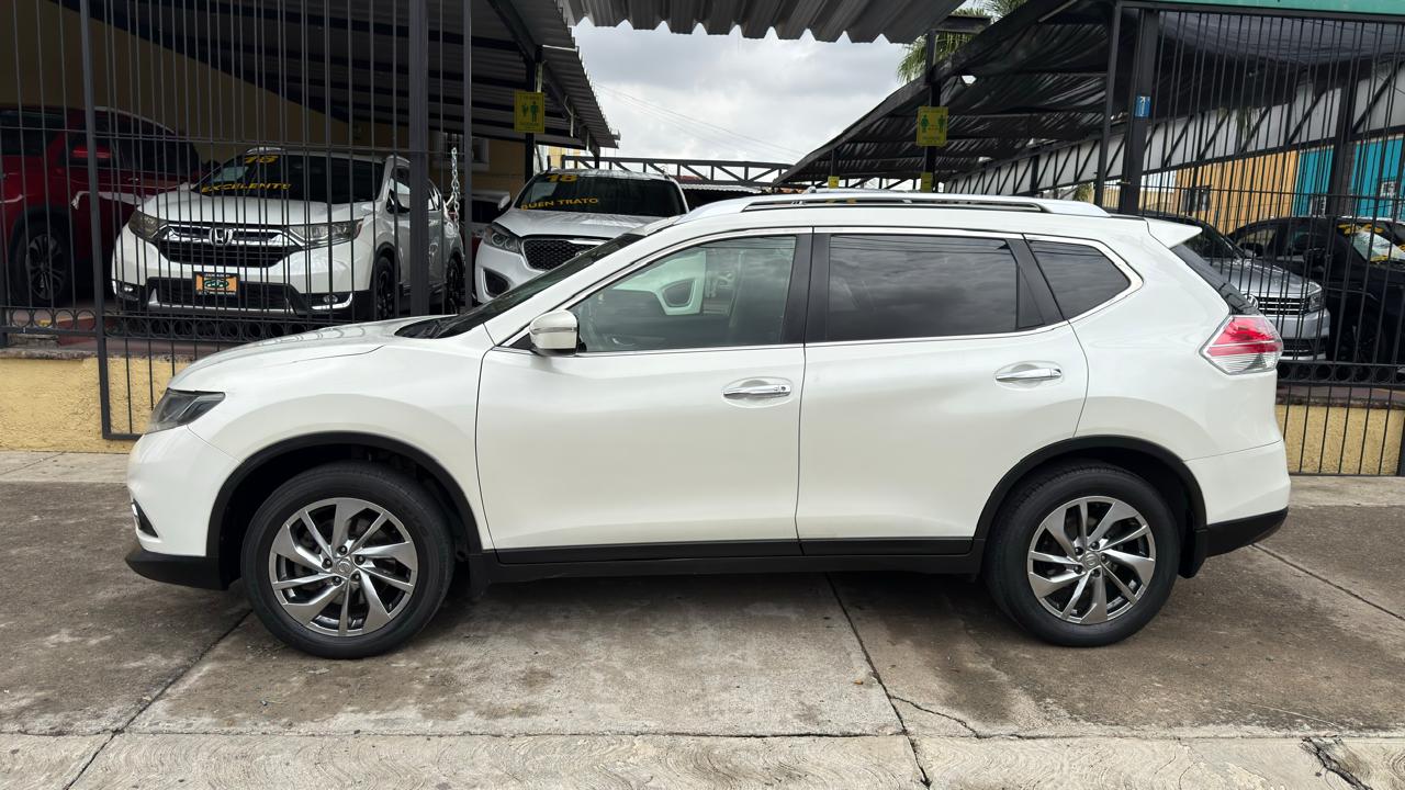 NISSAN XTRAIL ADVANCE 7 PASAJEROS QC TA 2016